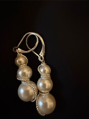 Pearl Drop Dangle Earrings - Silver Tone